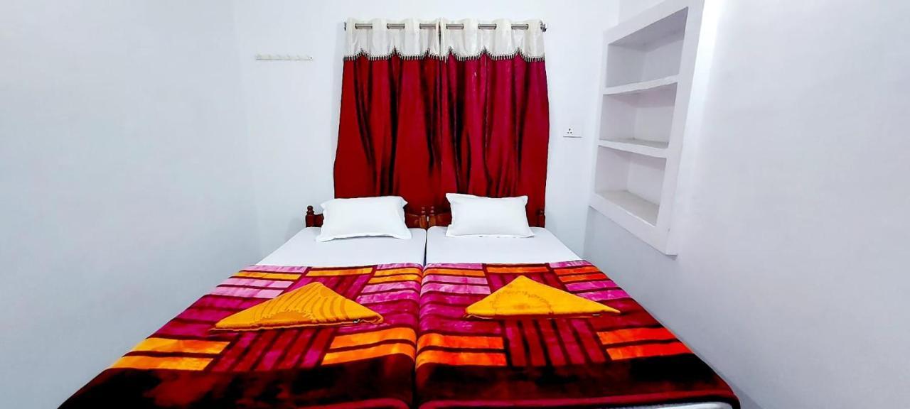 Nilam Guest House بود جايا المظهر الخارجي الصورة
